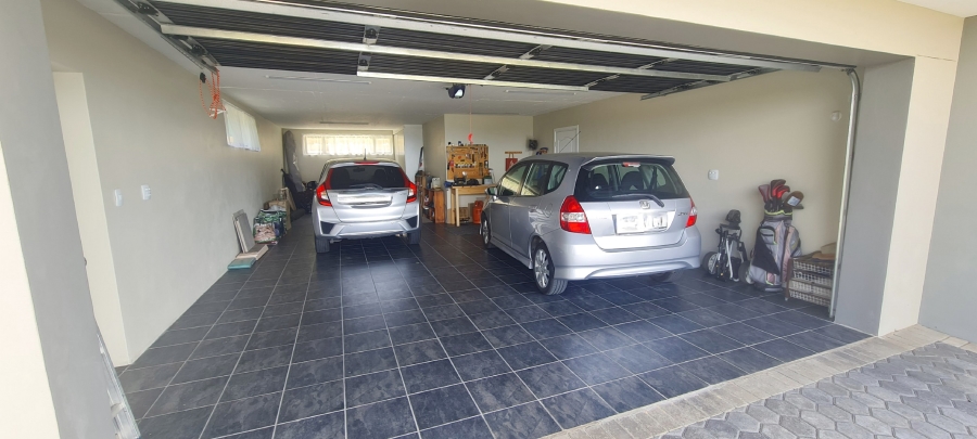 3 Bedroom Property for Sale in Village On Sea Western Cape